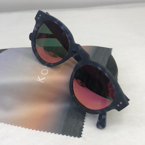 KOMONO Clement Matte Indigo Demi Sunglasses NEW round blue Komono | Accessories | Komono Clement Matte Indigo Demi  main image 3